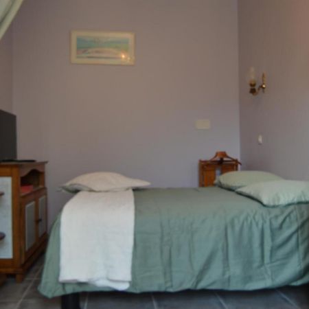 Chambre Charentaise Vars  Kültér fotó